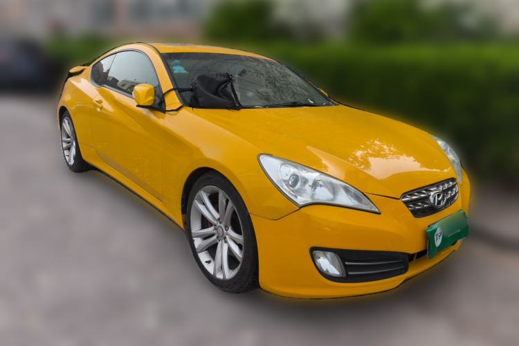 Used Hyundai Genesis Coupe 2009 2.0T Automatic Deluxe Edition Front Right 45 Deg