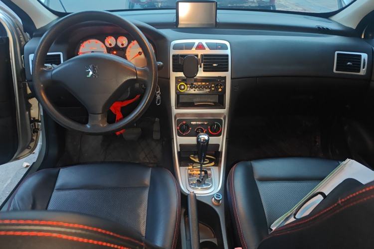 Used Peugeot 307 2010 Sedan 1.6L Automatic Comfort Edition Center Console