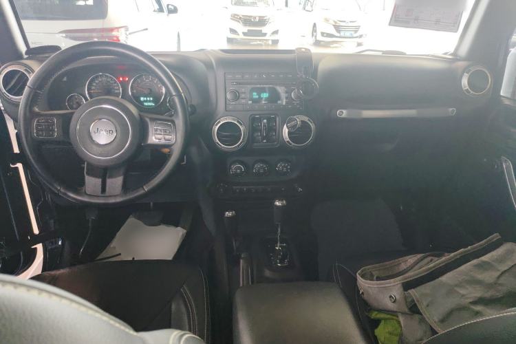 Used Jeep Wrangler 2017 3.0L Sahara Four-Door Comfort Edition
