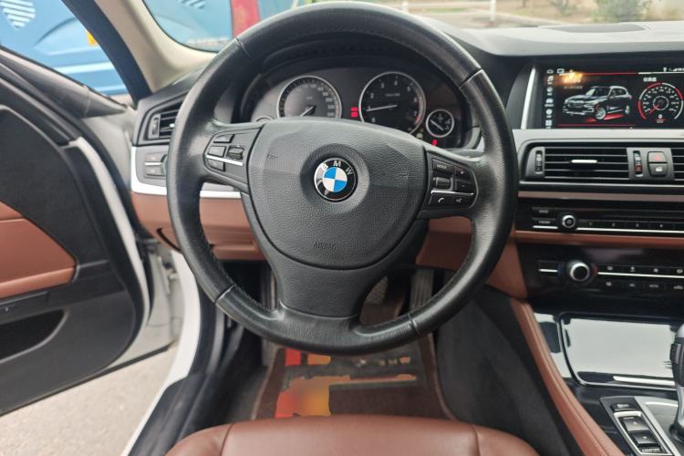 Used BMW 5 Series 2015 520i Elegant Edition
