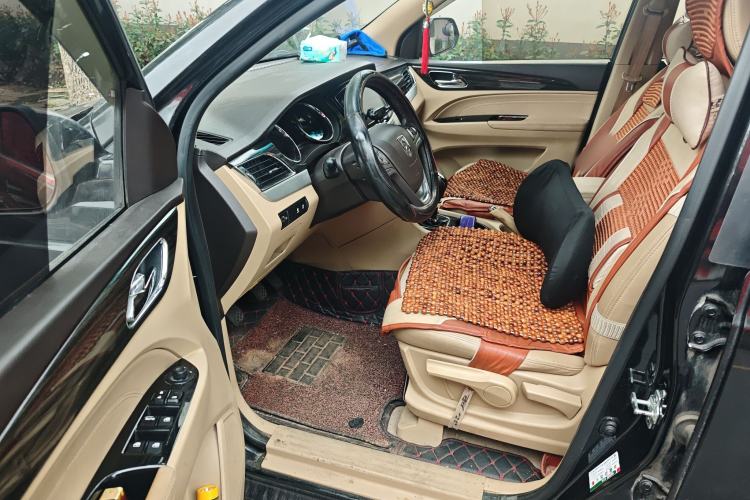 Used Baojun 730 2016 1.5T Manual Luxury Edition 7 Seats
