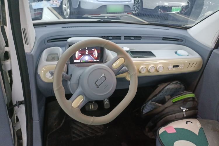 Used Bestune Pony 2024 170km Vitality Horse Center Console