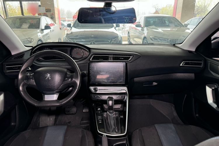 Used Peugeot 308 2018 1.6L Automatic Luxury Edition Interior 4