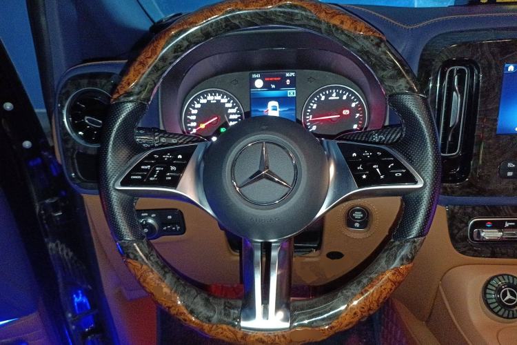 Used Mercedes-Benz Vito 2024 2.0T Business Version 7 Seats Steering Wheel