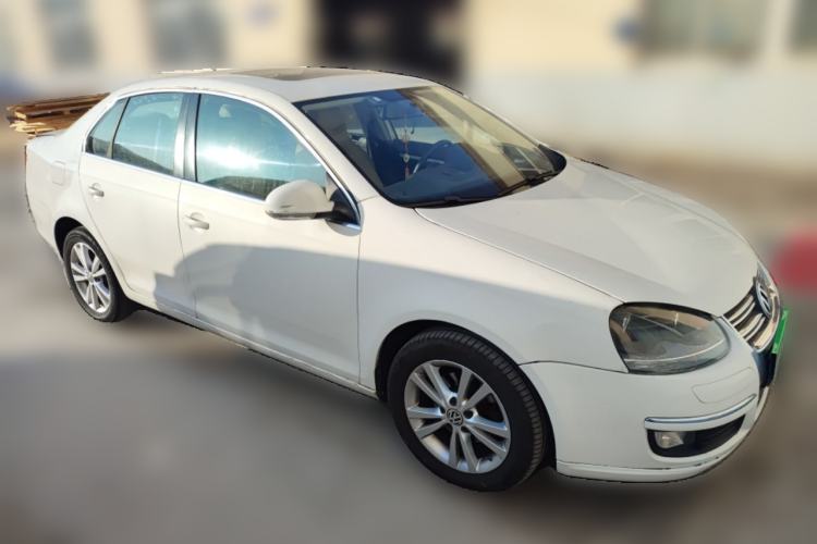 Used Volkswagen Sagitar 2011 1.6L Manual Comfort Version Front Right 45 Deg