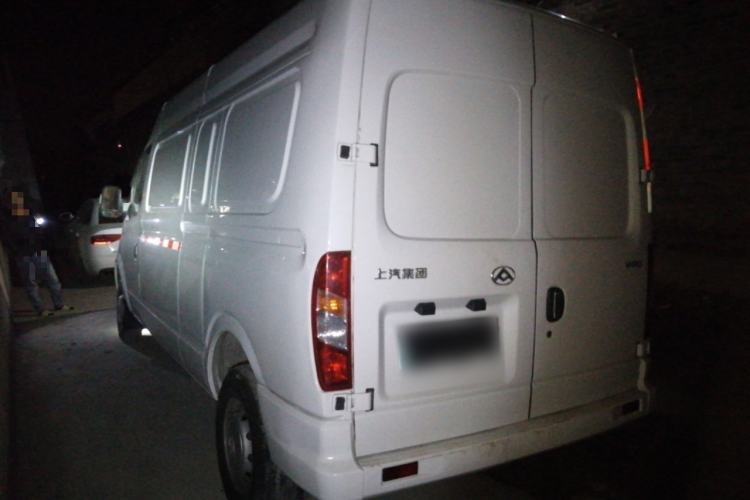 Used SAIC MAXUS Xintu V80 2023 2.0T Manual Classic City Delivery King Long Wheelbase Mid-Roof 3-Seater