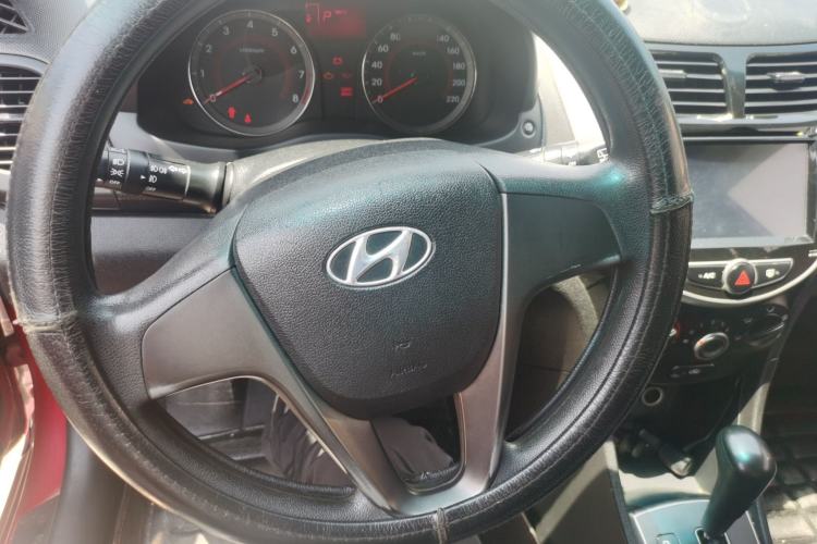 Used Hyundai Verna Ray 2014 1.4L Automatic GLX
