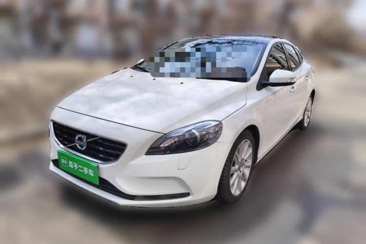 Used Volvo V40 2015 1.6T Zhiyi Edition