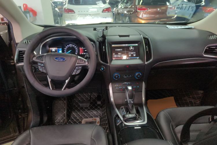 Used Ford Edge 2015 2.0T GTDi Two-Wheel-Drive High-Line Version
