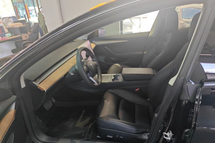 Used Tesla Model 3 2022 Rear-Wheel-Drive Version Left Front Seat