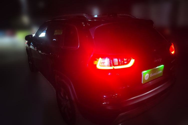 Used Jeep Cherokee 2019 2.0T Four-Wheel Drive Exploration Edition + Autonomous Driving Smart Package China V