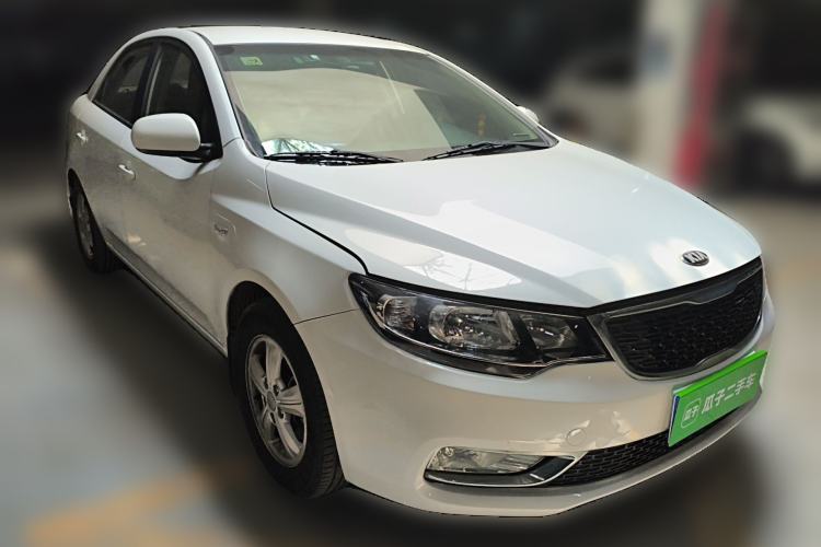 Used Kia Forte 2014 1.6L MT GL Front Right 45 Deg