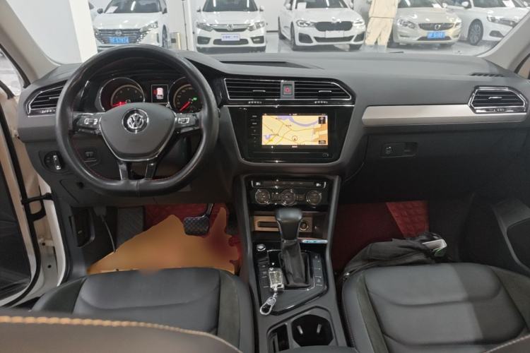 Used Volkswagen Tiguan L 2020 330TSI Automatic Two-Wheel Drive Panoramic Comfort Edition China VI Standard
