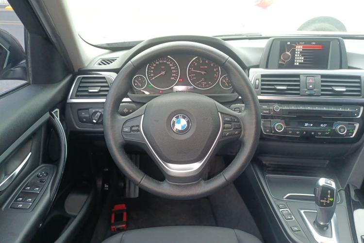 Used BMW 3 Series 2016 320Li Ambition Model
