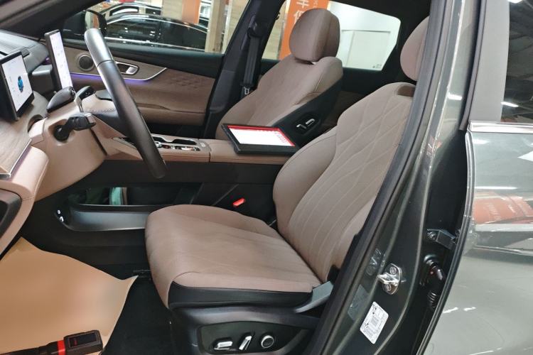 Used Chery Tiggo 8 PLUS 2025 290TGDI DCT Prestige 5-Seater
