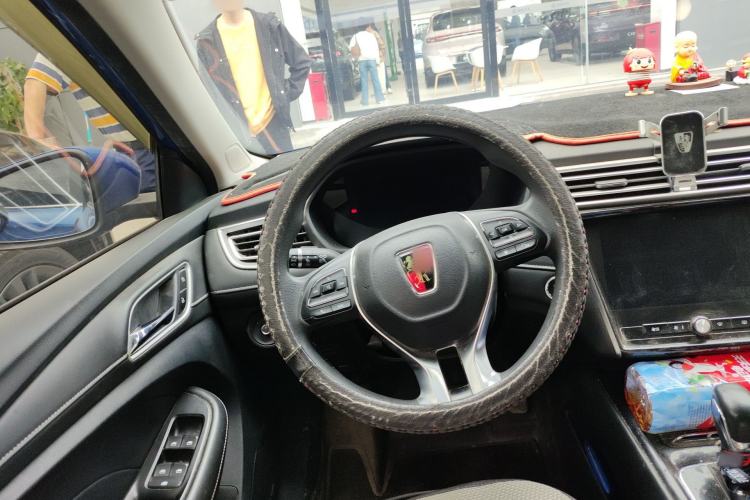 Used Roewe i5 2020 1.5L Automatic 4G Connect Luxury Flagship Edition
