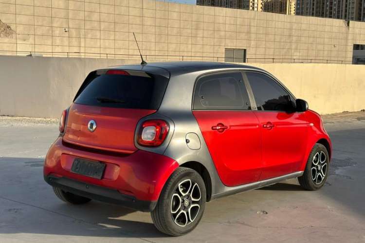 Used smart forfour 2016 0.9T 66 kW Pioneer Edition