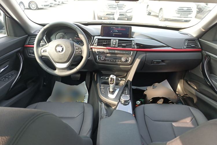 Used BMW 3 Series GT 2016 320i Fashion Model Center Console