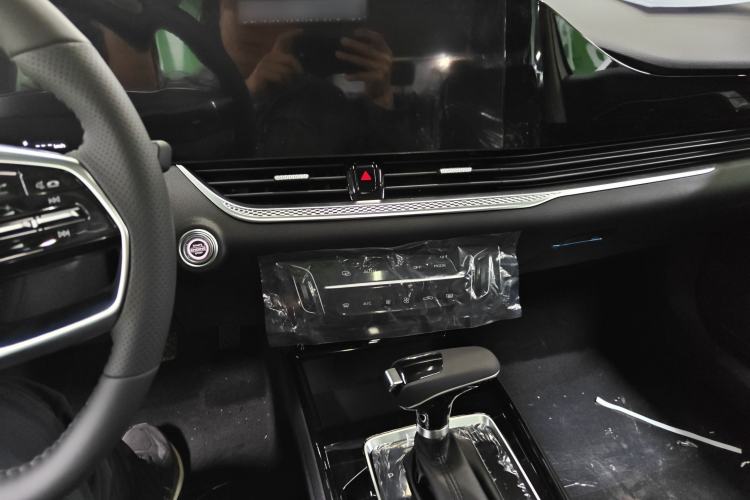 Used Bestune B70 2025 Dragon Edition 1.5T Quality Enjoyment Model Audio And AC Panel