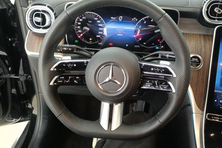 Used Mercedes-Benz GLC 2024 Refreshed GLC 300 L 4MATIC Dynamic Version 5 Seats
