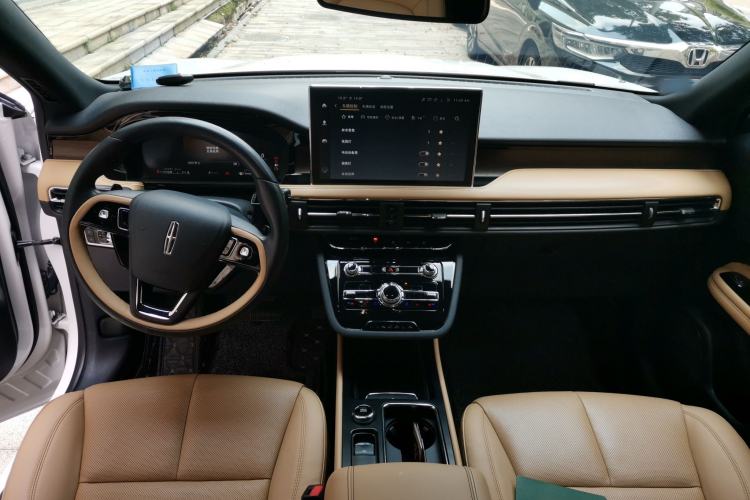 Used Lincoln Corsair 2022 2.0T Two-Wheel Drive Luxury Edition Center Console