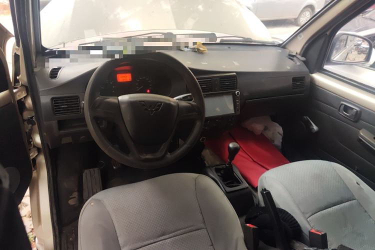 Used Wuling Rongguang 2014 1.2L S Base Model
