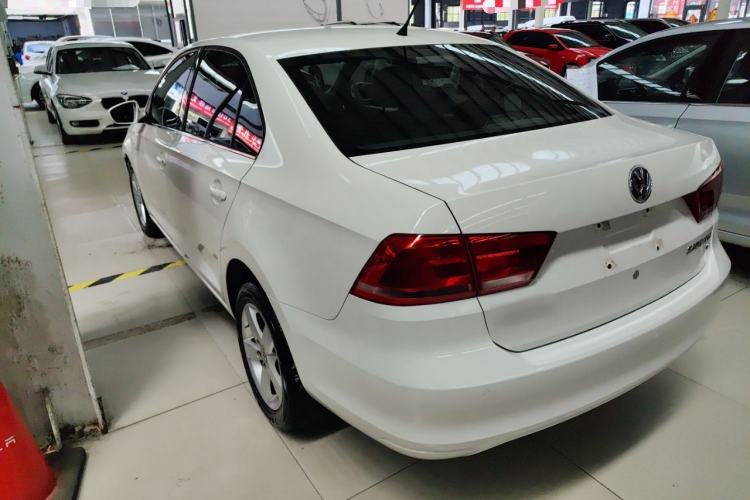 Used Volkswagen Santana 2015 1.6L Manual Comfort Edition