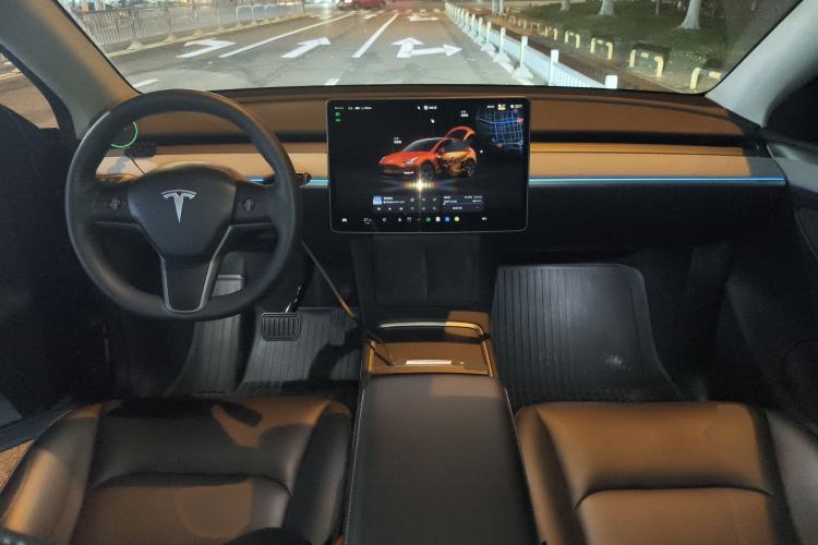 Used Tesla Model Y 2024 Long-Range All-Wheel-Drive Version