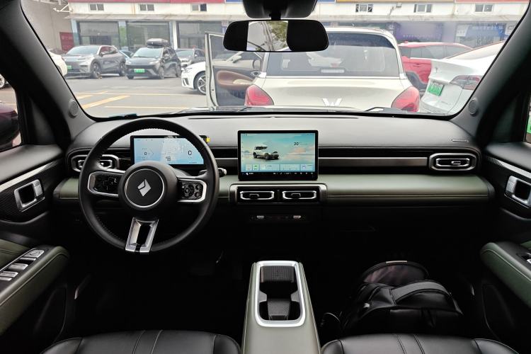 Used Baojun Spark EUV 2024 Flagship Edition 4 Seats Center Console