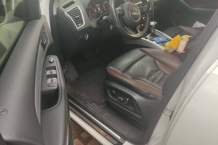 Used Audi Q5 2018 Collector's Edition 40 TFSI Technology Model
