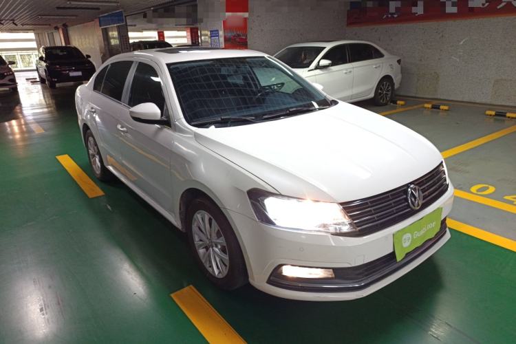 Used Volkswagen Lavida 2017 1.6L Automatic Comfort Edition Front Right 45 Deg