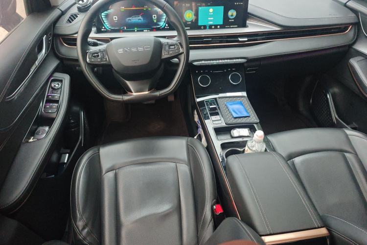 Used EXEED Zhuifeng C-DM 2022 1.5 TCI-DHT 105 km "Chengfeng Qi" Edition Center Console
