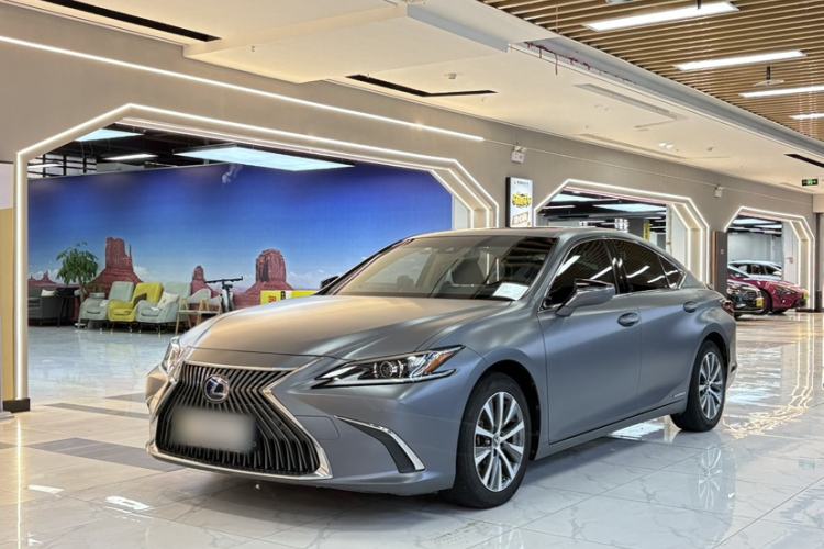Used Lexus ES 2020 300h Premier Edition