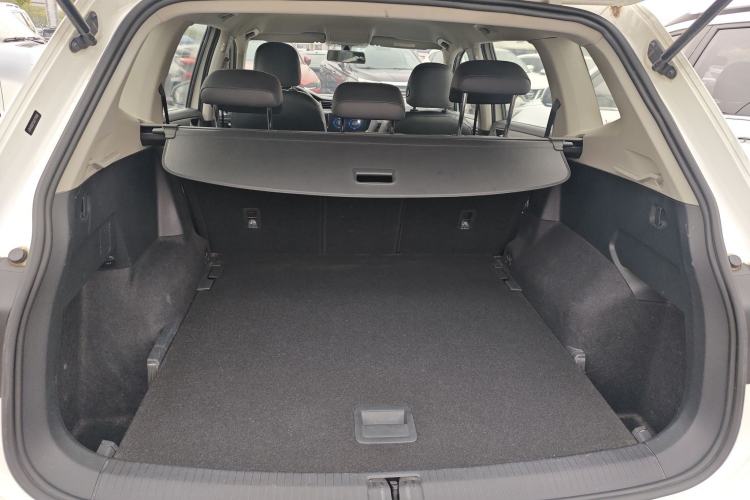 Used Volkswagen Tiguan L 2018 Revised Version 330TSI Automatic Two-Wheel Drive Trendy Edition
