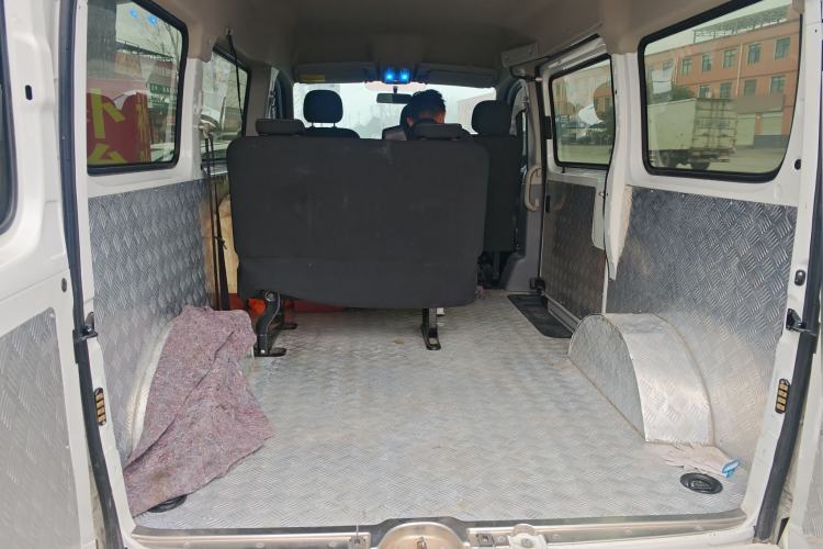 Used SAIC MAXUS Xintu V80 2024 Aotong Value Edition 6AMT Short Wheelbase Mid-Roof Model 127 Ps 5/6 Seats