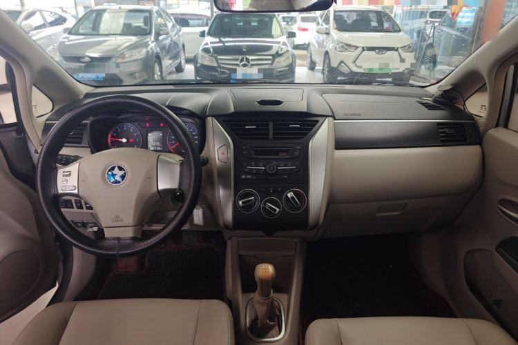 Used Venucia D50 2015 1.6L Manual Luxury Edition
