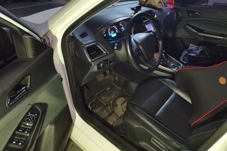 Used Ford Escort 2017 Happiness Edition 1.5L Automatic Fashion Version Driver Seat