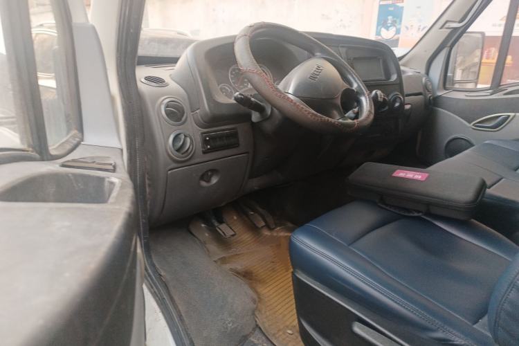 Used Iveco Power Daily 2013 3.0T-V39 High-Roof Box Truck F1C
