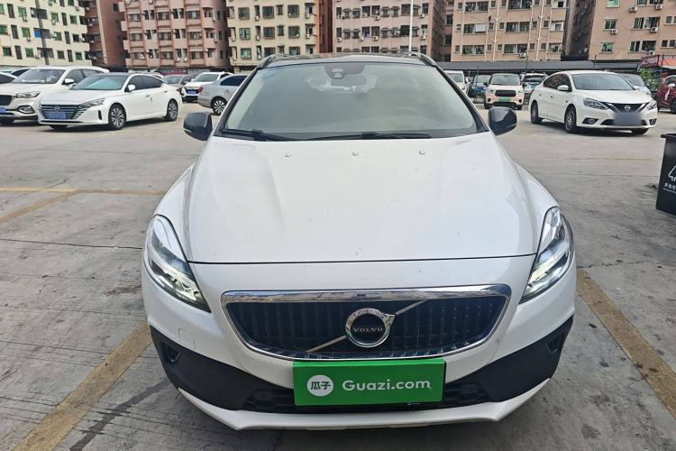 Used Volvo V40 2018 Cross Country T3 Zhiya Edition
