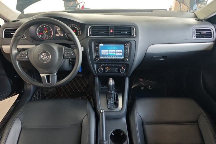 Used Volkswagen Sagitar 2014 Revised Version 1.4TSI Automatic Luxury Edition
