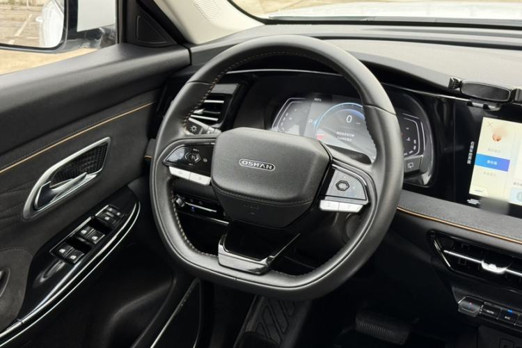 Used CHANGAN OSHAN X7 PLUS 2023 Enjoy Edition 1.5T Automatic Prestige Model Interior 2