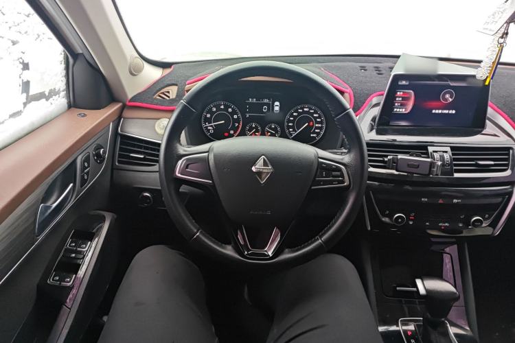 Used BORGWARD BX5 2017 20TGDI Automatic Two-Wheel Drive Pioneer Edition