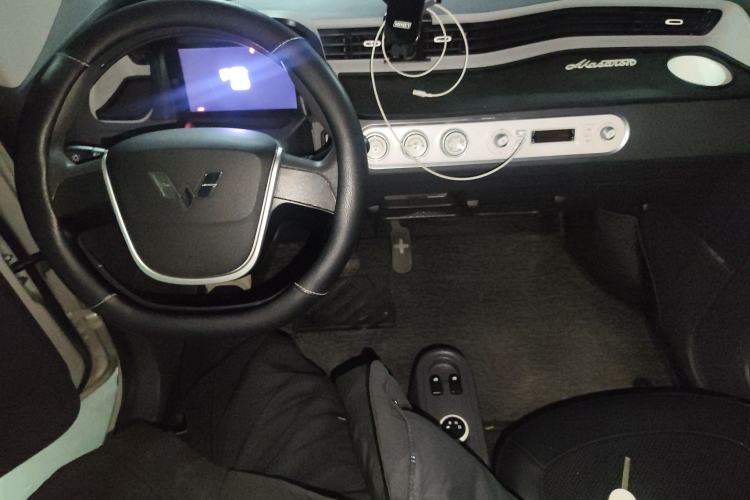 Used Wuling Hongguang MINIEV 2022 Macaron Premium Model – Lithium Iron Phosphate Center Console