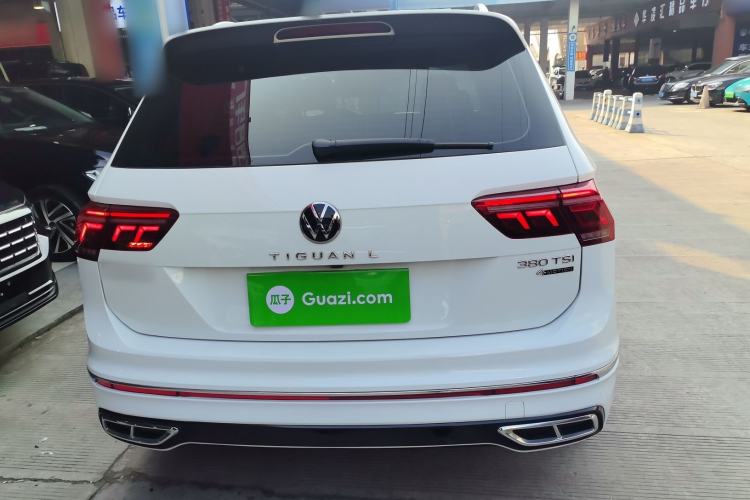 Used Volkswagen Tiguan L 2023 Facelifted 380TSI Automatic All-Wheel Drive R-Line Plus Version 7-Seater
