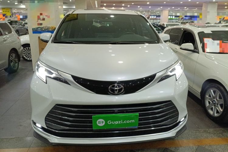 Used Toyota Sienna 2024 2.5L Hybrid Four-Wheel Drive Prestige Edition