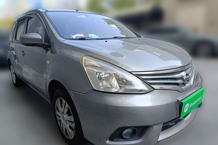 Used Nissan Livina 2013 1.6XE Manual Comfort Edition Front Right 45 Deg