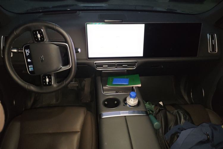 Used Li Auto L8 2023 Air model
