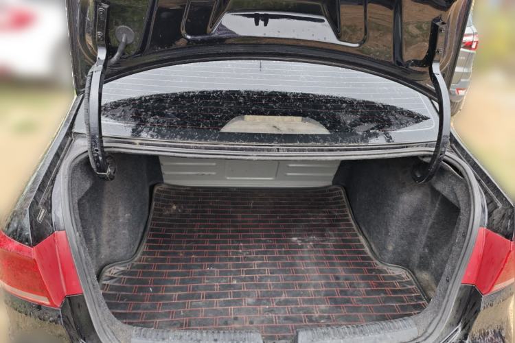 Used Volkswagen Santana 2015 1.6L Manual Fashion Edition