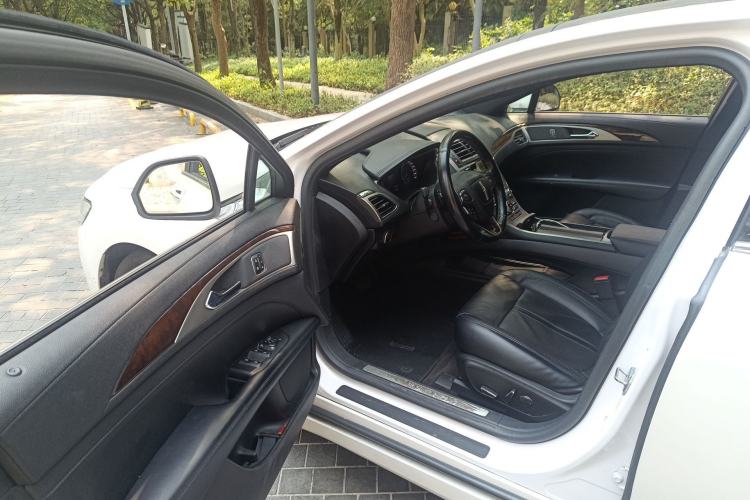 Used Lincoln MKZ 2017 2.0T Luxury Edition Driver Seat