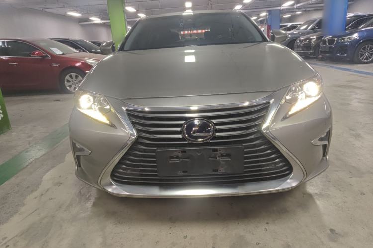 Used Lexus ES 2015 300h Comfort Edition